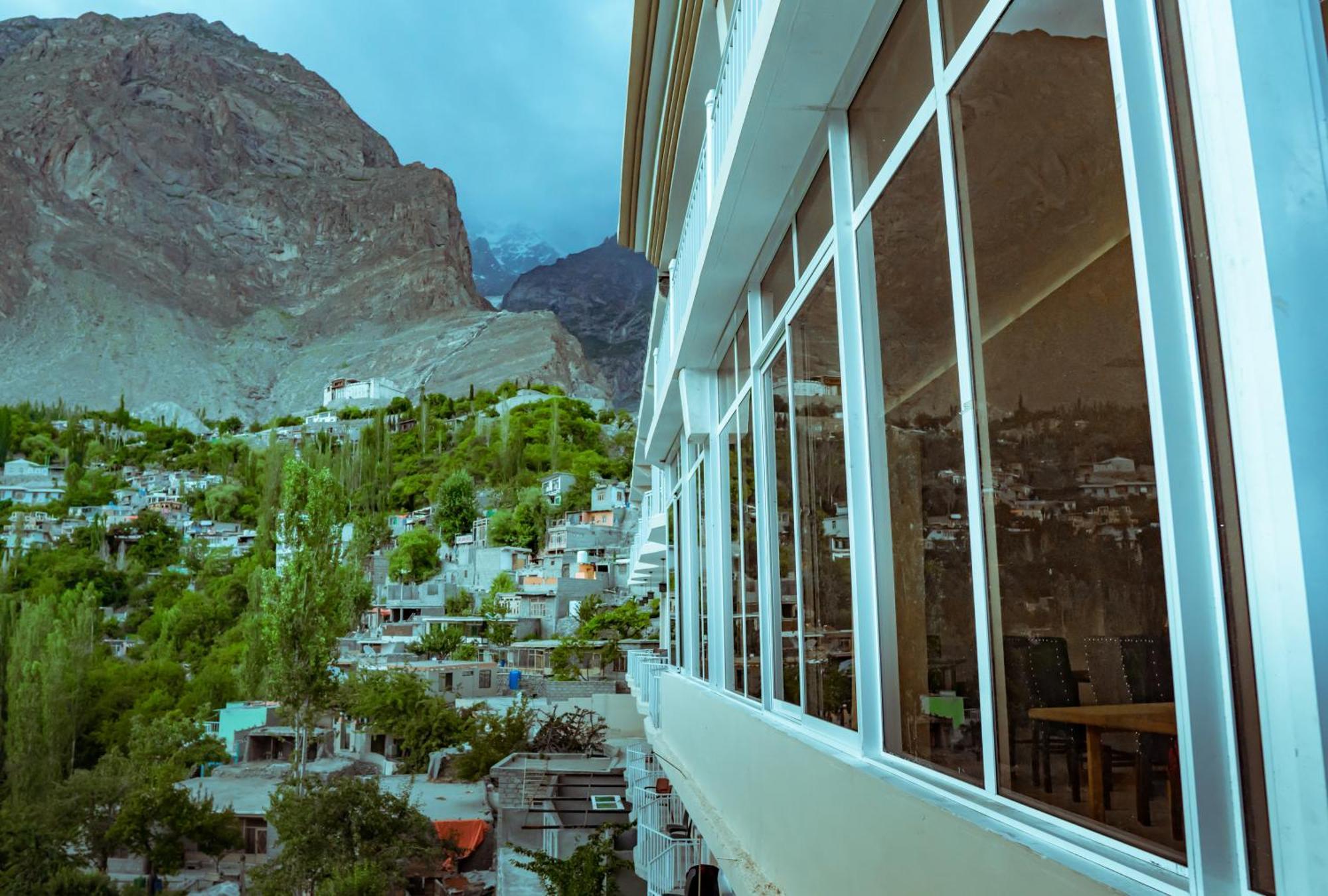 Hilltop Hotel, Hunza Karimabad  Kültér fotó