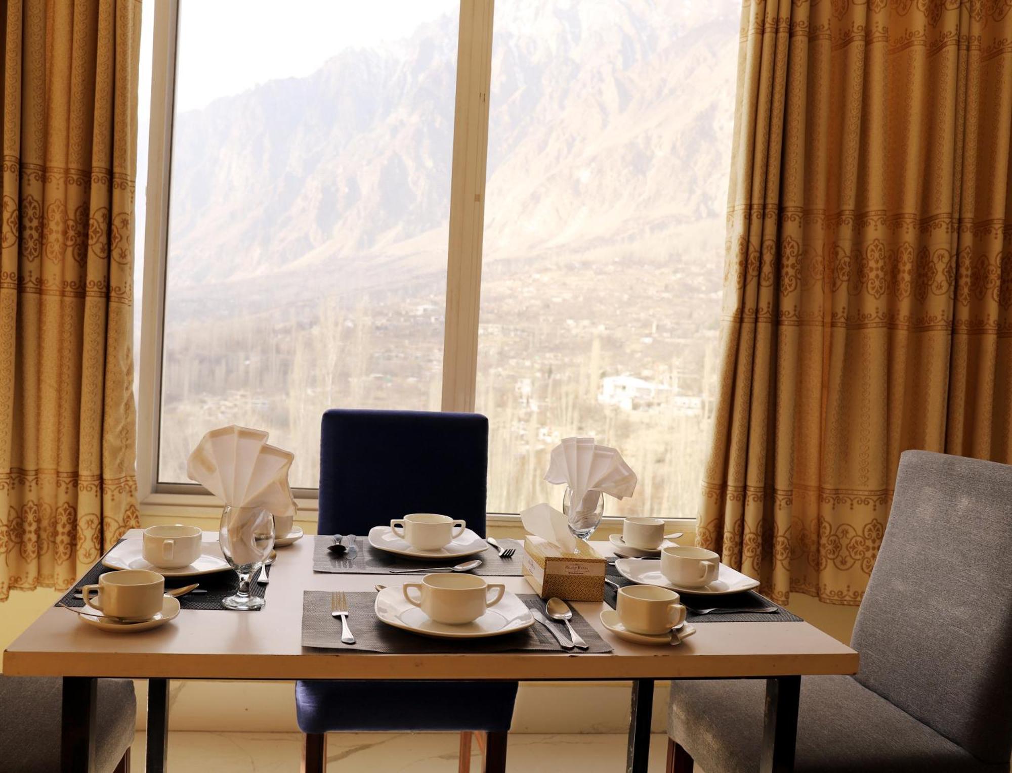 Hilltop Hotel, Hunza Karimabad  Kültér fotó