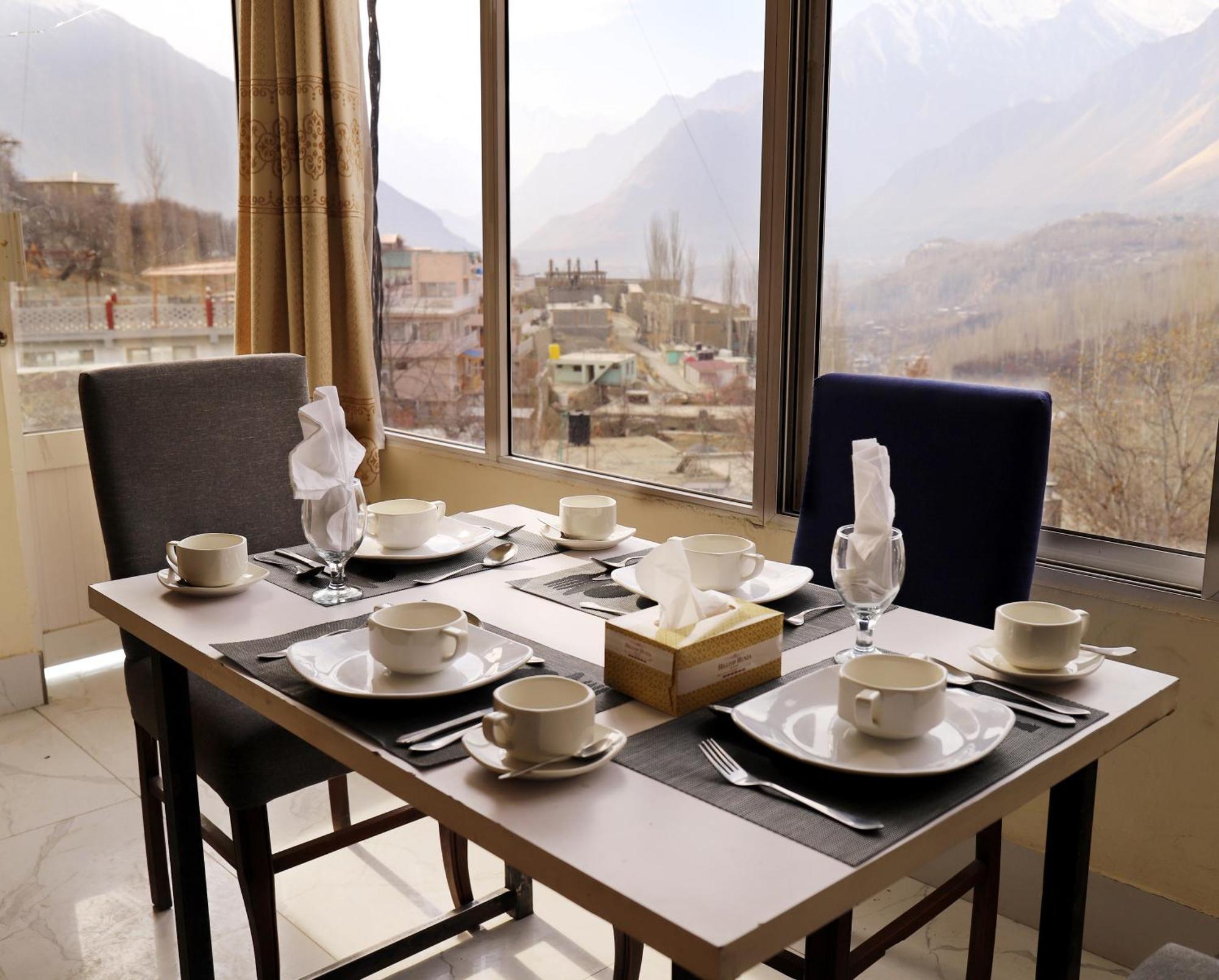 Hilltop Hotel, Hunza Karimabad  Kültér fotó